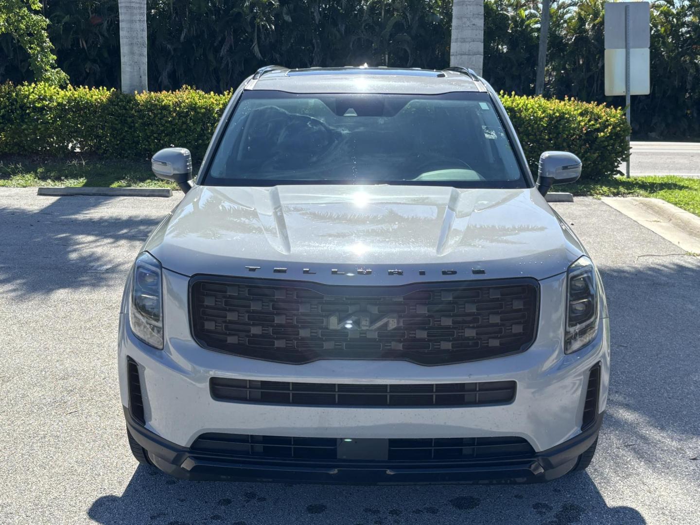 2022 GRAY /BLACK Kia Telluride EX AWD (5XYP3DHC5NG) with an 3.8L V6 DOHC 24V engine, 8A transmission, located at 11170 Summerlin Square Dr., Fort Myers Beach, FL, 33931, (239) 999-7777, 26.493546, -81.941628 - Carfax 1 Owner - Photo#1