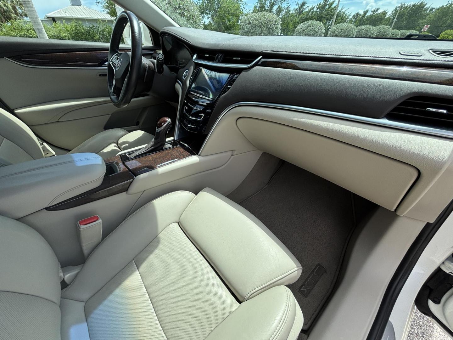2014 WHITE /TAN Cadillac XTS Premium FWD (2G61P5S37E9) with an 3.6L V6 DOHC 24V engine, 6-Speed Automatic transmission, located at 11170 Summerlin Square Dr., Fort Myers Beach, FL, 33931, (239) 999-7777, 26.493546, -81.941628 - Carfax No Accident No Damage - Photo#16