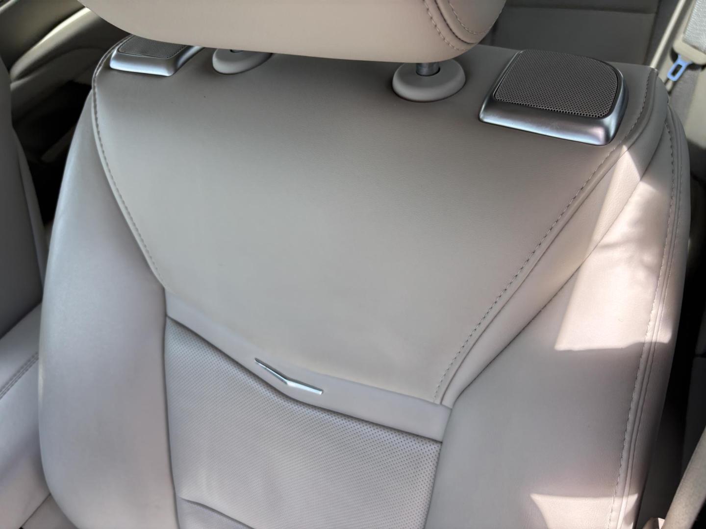 2014 WHITE /TAN Cadillac XTS Premium FWD (2G61P5S37E9) with an 3.6L V6 DOHC 24V engine, 6-Speed Automatic transmission, located at 11170 Summerlin Square Dr., Fort Myers Beach, FL, 33931, (239) 999-7777, 26.493546, -81.941628 - Carfax No Accident No Damage - Photo#11
