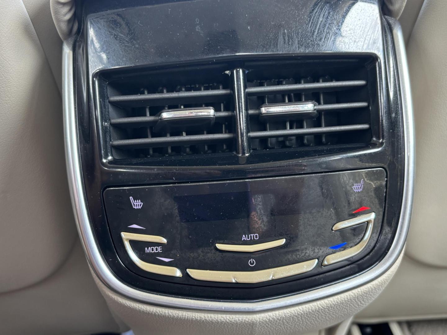 2014 WHITE /TAN Cadillac XTS Premium FWD (2G61P5S37E9) with an 3.6L V6 DOHC 24V engine, 6-Speed Automatic transmission, located at 11170 Summerlin Square Dr., Fort Myers Beach, FL, 33931, (239) 999-7777, 26.493546, -81.941628 - Carfax No Accident No Damage - Photo#19
