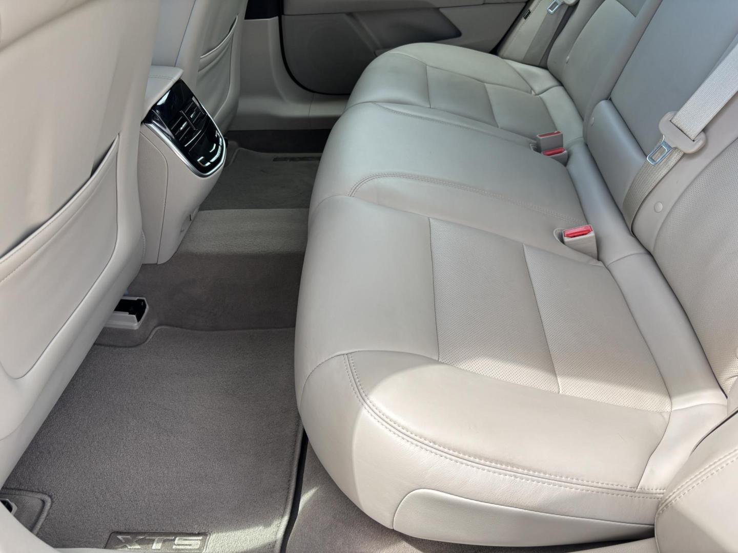 2014 WHITE /TAN Cadillac XTS Premium FWD (2G61P5S37E9) with an 3.6L V6 DOHC 24V engine, 6-Speed Automatic transmission, located at 11170 Summerlin Square Dr., Fort Myers Beach, FL, 33931, (239) 999-7777, 26.493546, -81.941628 - Carfax No Accident No Damage - Photo#21