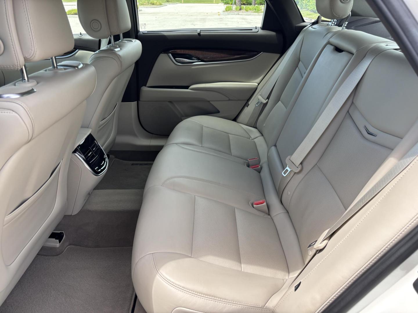 2014 WHITE /TAN Cadillac XTS Premium FWD (2G61P5S37E9) with an 3.6L V6 DOHC 24V engine, 6-Speed Automatic transmission, located at 11170 Summerlin Square Dr., Fort Myers Beach, FL, 33931, (239) 999-7777, 26.493546, -81.941628 - Carfax No Accident No Damage - Photo#20