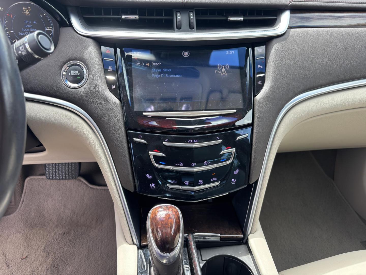2014 WHITE /TAN Cadillac XTS Premium FWD (2G61P5S37E9) with an 3.6L V6 DOHC 24V engine, 6-Speed Automatic transmission, located at 11170 Summerlin Square Dr., Fort Myers Beach, FL, 33931, (239) 999-7777, 26.493546, -81.941628 - Carfax No Accident No Damage - Photo#30