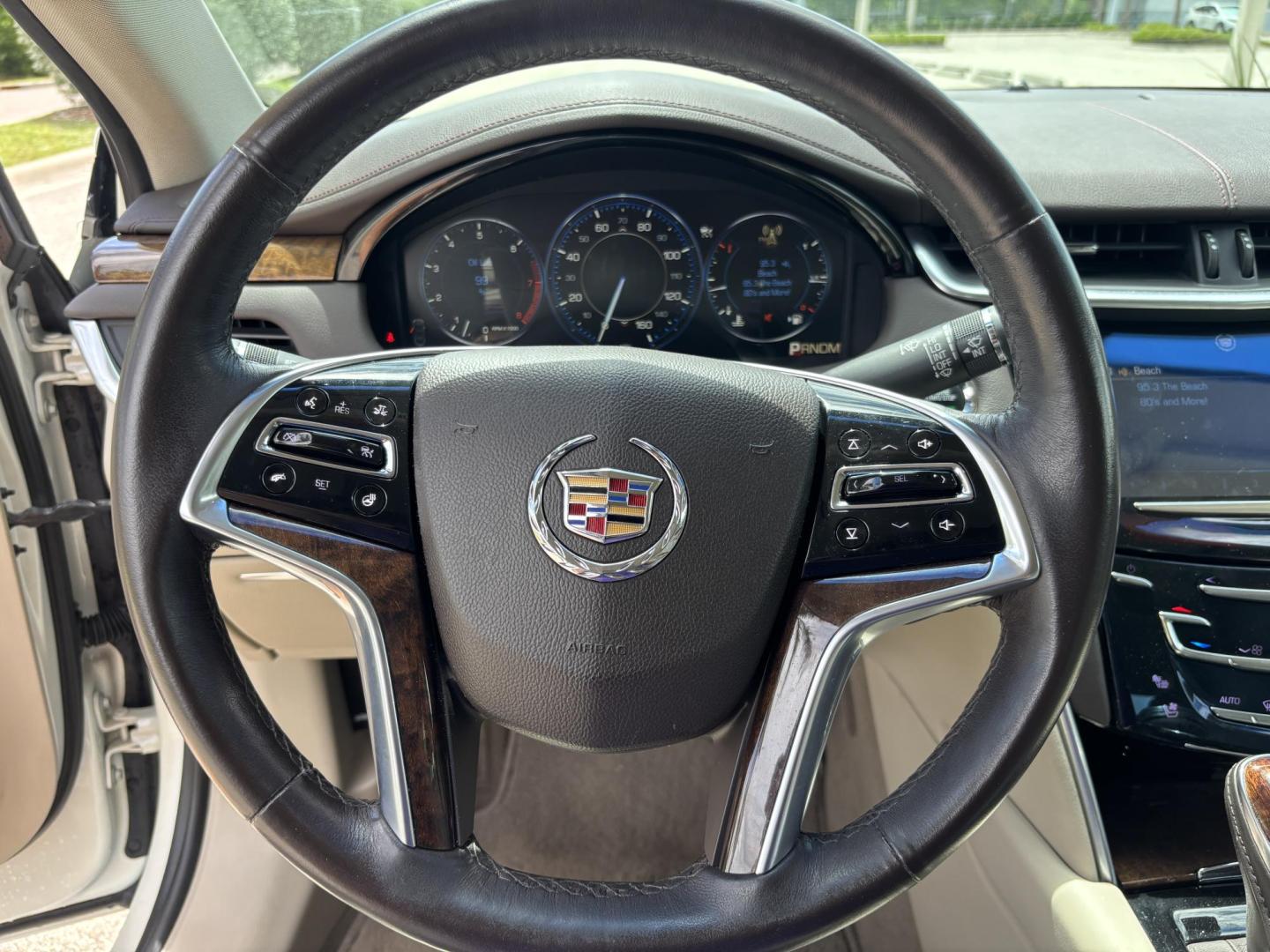2014 WHITE /TAN Cadillac XTS Premium FWD (2G61P5S37E9) with an 3.6L V6 DOHC 24V engine, 6-Speed Automatic transmission, located at 11170 Summerlin Square Dr., Fort Myers Beach, FL, 33931, (239) 999-7777, 26.493546, -81.941628 - Carfax No Accident No Damage - Photo#22