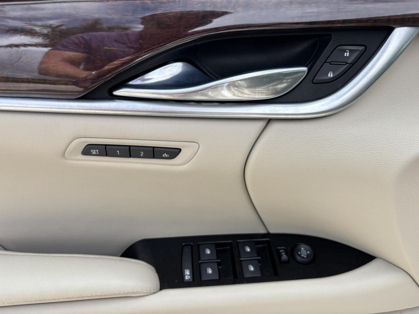 2014 WHITE /TAN Cadillac XTS Premium FWD (2G61P5S37E9) with an 3.6L V6 DOHC 24V engine, 6-Speed Automatic transmission, located at 11170 Summerlin Square Dr., Fort Myers Beach, FL, 33931, (239) 999-7777, 26.493546, -81.941628 - Carfax No Accident No Damage - Photo#37