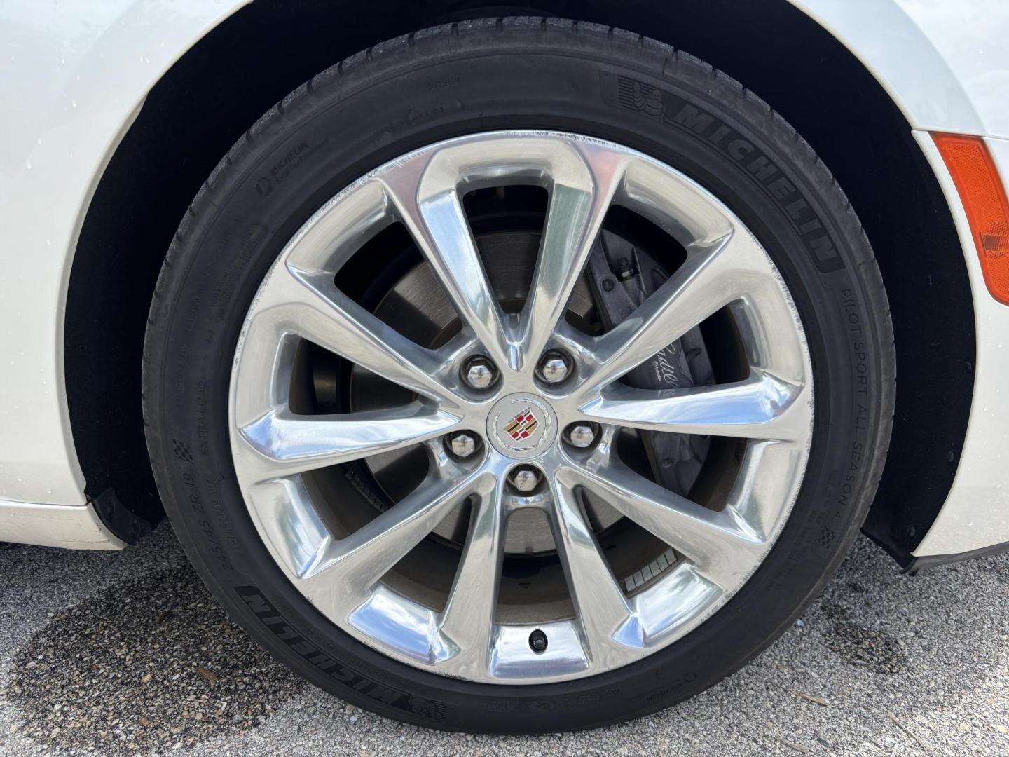 2014 WHITE /TAN Cadillac XTS Premium FWD (2G61P5S37E9) with an 3.6L V6 DOHC 24V engine, 6-Speed Automatic transmission, located at 11170 Summerlin Square Dr., Fort Myers Beach, FL, 33931, (239) 999-7777, 26.493546, -81.941628 - Carfax No Accident No Damage - Photo#49