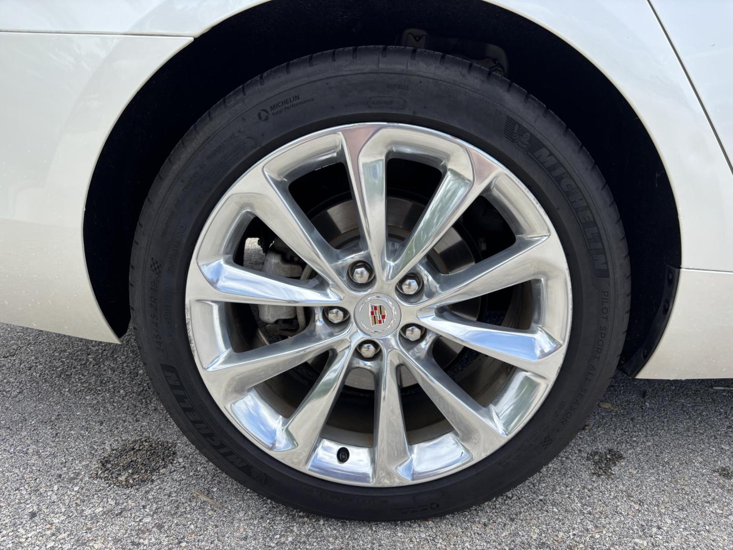 2014 WHITE /TAN Cadillac XTS Premium FWD (2G61P5S37E9) with an 3.6L V6 DOHC 24V engine, 6-Speed Automatic transmission, located at 11170 Summerlin Square Dr., Fort Myers Beach, FL, 33931, (239) 999-7777, 26.493546, -81.941628 - Carfax No Accident No Damage - Photo#50
