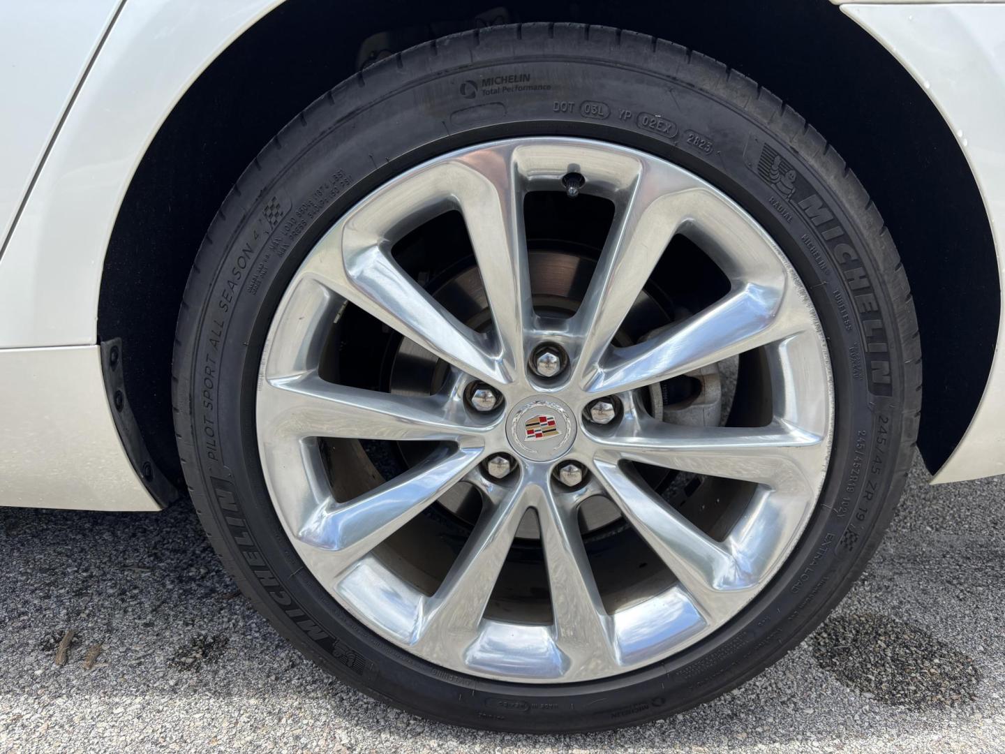 2014 WHITE /TAN Cadillac XTS Premium FWD (2G61P5S37E9) with an 3.6L V6 DOHC 24V engine, 6-Speed Automatic transmission, located at 11170 Summerlin Square Dr., Fort Myers Beach, FL, 33931, (239) 999-7777, 26.493546, -81.941628 - Carfax No Accident No Damage - Photo#51