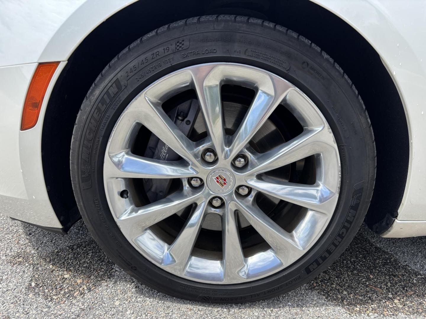 2014 WHITE /TAN Cadillac XTS Premium FWD (2G61P5S37E9) with an 3.6L V6 DOHC 24V engine, 6-Speed Automatic transmission, located at 11170 Summerlin Square Dr., Fort Myers Beach, FL, 33931, (239) 999-7777, 26.493546, -81.941628 - Carfax No Accident No Damage - Photo#52
