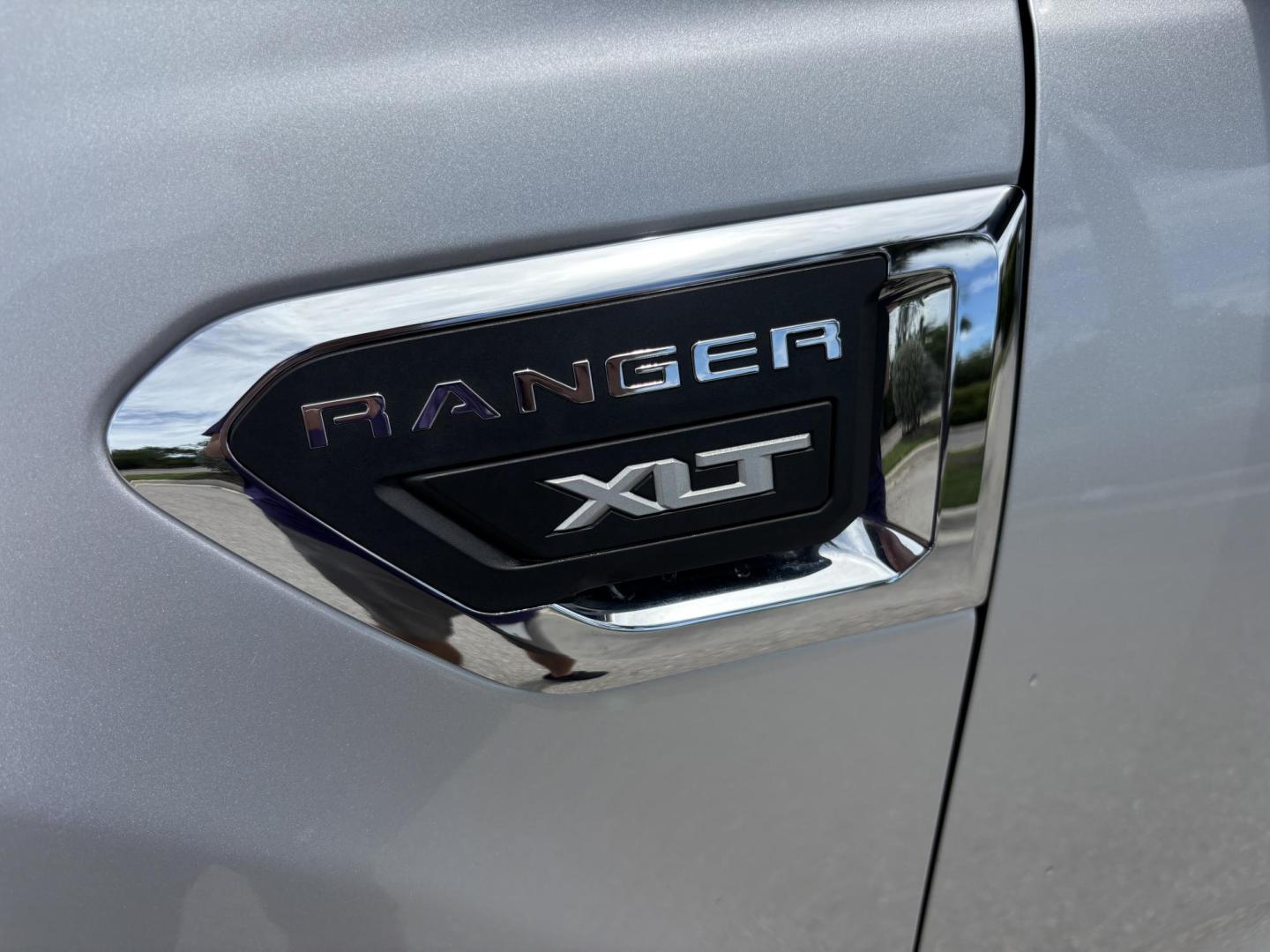 2019 SILVER /CHARCOAL Ford Ranger XLT SuperCrew 2WD (1FTER4EH0KL) with an 2.3L L4 DOHC 16V engine, 10A transmission, located at 11170 Summerlin Square Dr., Fort Myers Beach, FL, 33931, (239) 999-7777, 26.493546, -81.941628 - Carfax 1 Owner - Photo#37