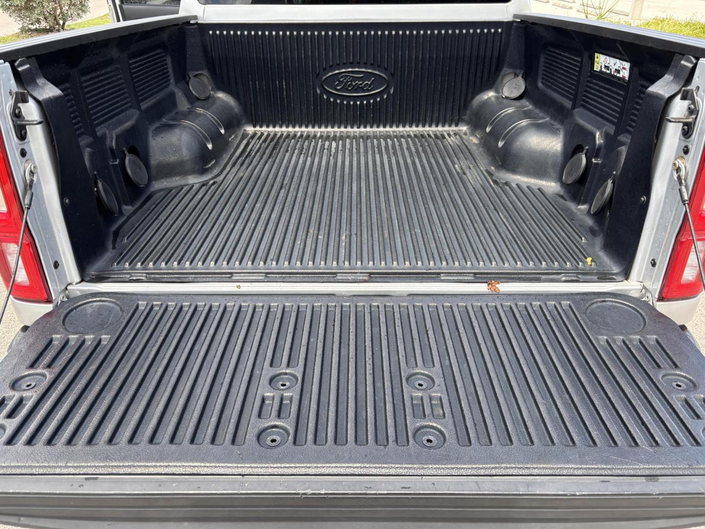 2019 SILVER /CHARCOAL Ford Ranger XLT SuperCrew 2WD (1FTER4EH0KL) with an 2.3L L4 DOHC 16V engine, 10A transmission, located at 11170 Summerlin Square Dr., Fort Myers Beach, FL, 33931, (239) 999-7777, 26.493546, -81.941628 - Carfax 1 Owner - Photo#6