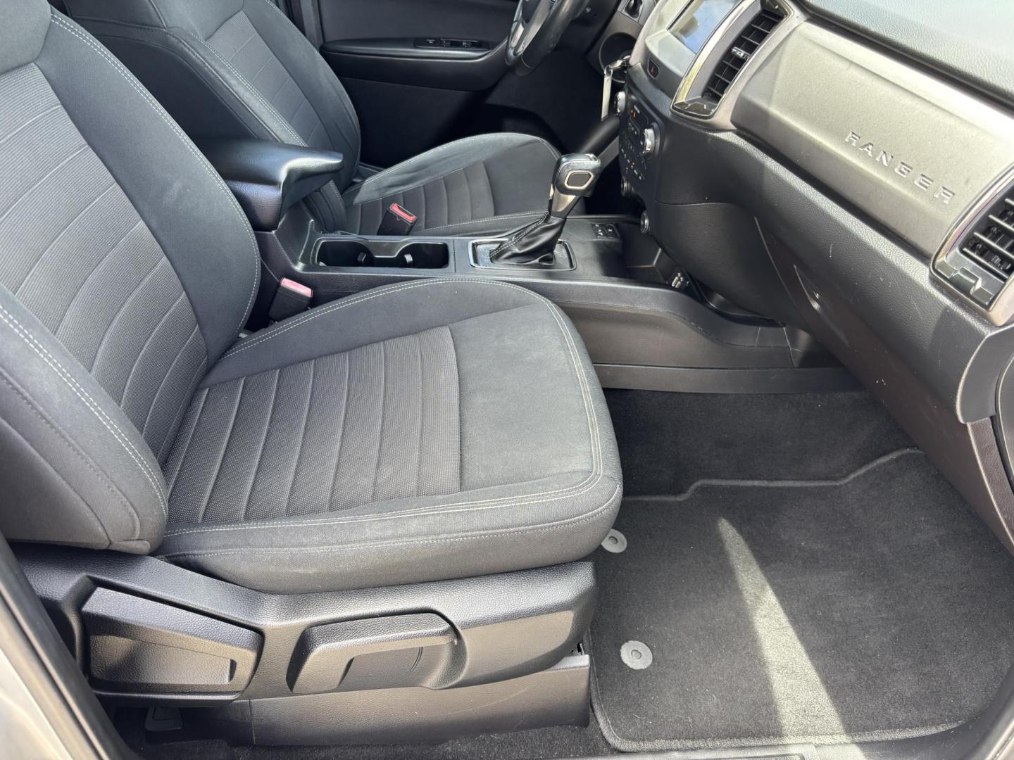 2019 SILVER /CHARCOAL Ford Ranger XLT SuperCrew 2WD (1FTER4EH0KL) with an 2.3L L4 DOHC 16V engine, 10A transmission, located at 11170 Summerlin Square Dr., Fort Myers Beach, FL, 33931, (239) 999-7777, 26.493546, -81.941628 - Carfax 1 Owner - Photo#13