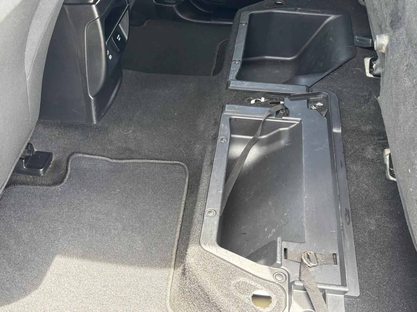 2019 SILVER /CHARCOAL Ford Ranger XLT SuperCrew 2WD (1FTER4EH0KL) with an 2.3L L4 DOHC 16V engine, 10A transmission, located at 11170 Summerlin Square Dr., Fort Myers Beach, FL, 33931, (239) 999-7777, 26.493546, -81.941628 - Carfax 1 Owner - Photo#17