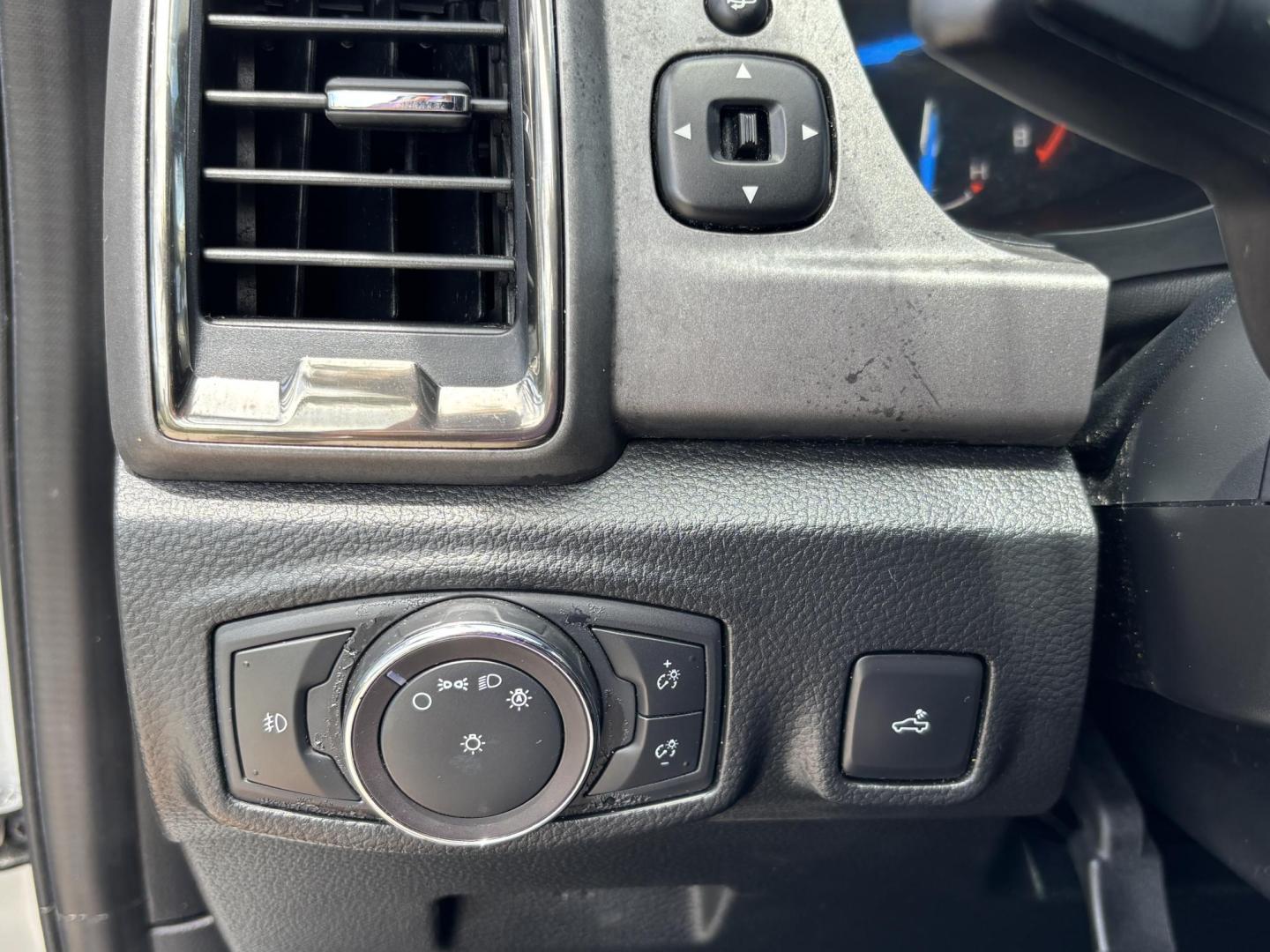 2019 SILVER /CHARCOAL Ford Ranger XLT SuperCrew 2WD (1FTER4EH0KL) with an 2.3L L4 DOHC 16V engine, 10A transmission, located at 11170 Summerlin Square Dr., Fort Myers Beach, FL, 33931, (239) 999-7777, 26.493546, -81.941628 - Carfax 1 Owner - Photo#26