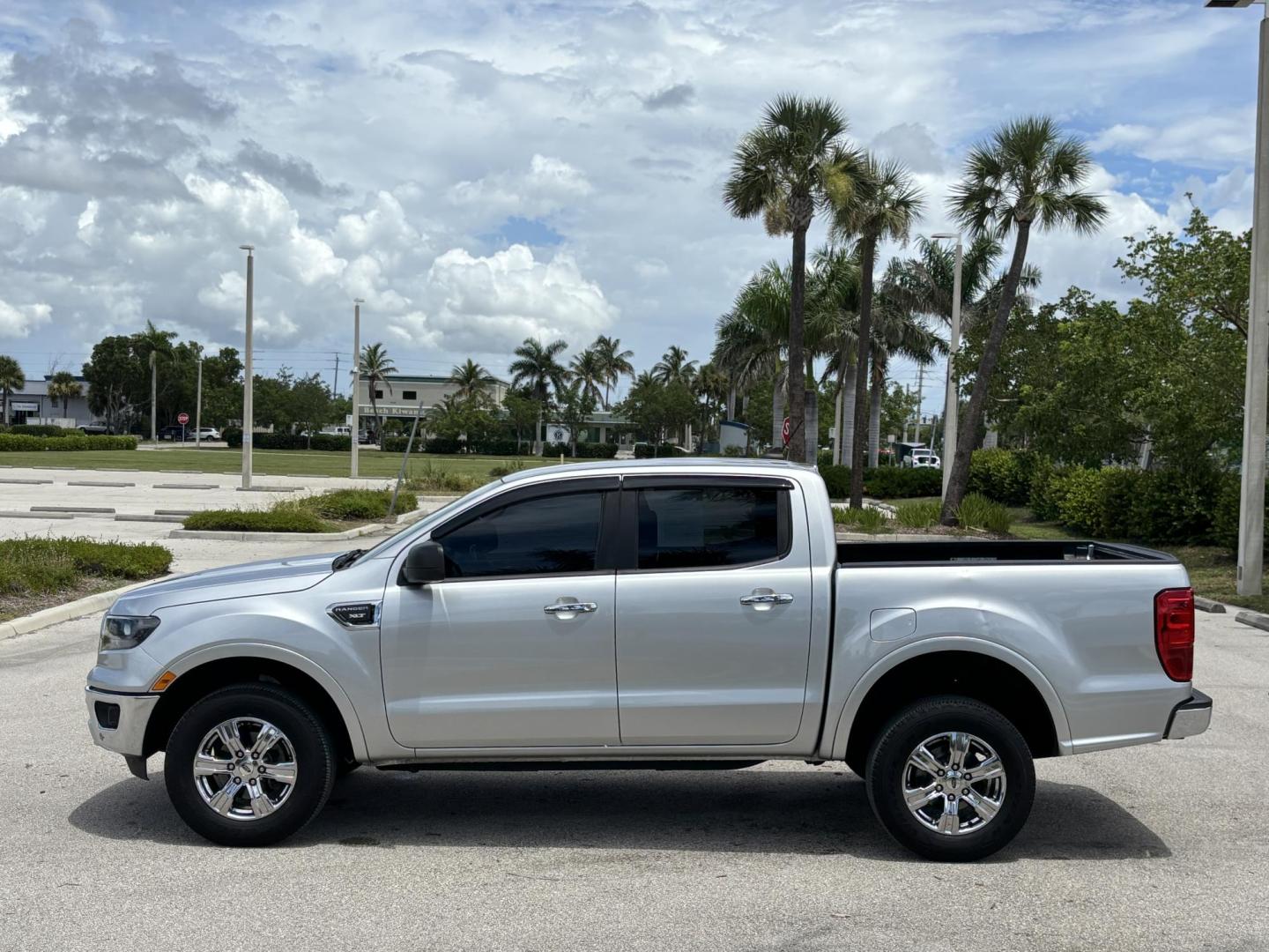 2019 SILVER /CHARCOAL Ford Ranger XLT SuperCrew 2WD (1FTER4EH0KL) with an 2.3L L4 DOHC 16V engine, 10A transmission, located at 11170 Summerlin Square Dr., Fort Myers Beach, FL, 33931, (239) 999-7777, 26.493546, -81.941628 - Carfax 1 Owner - Photo#8