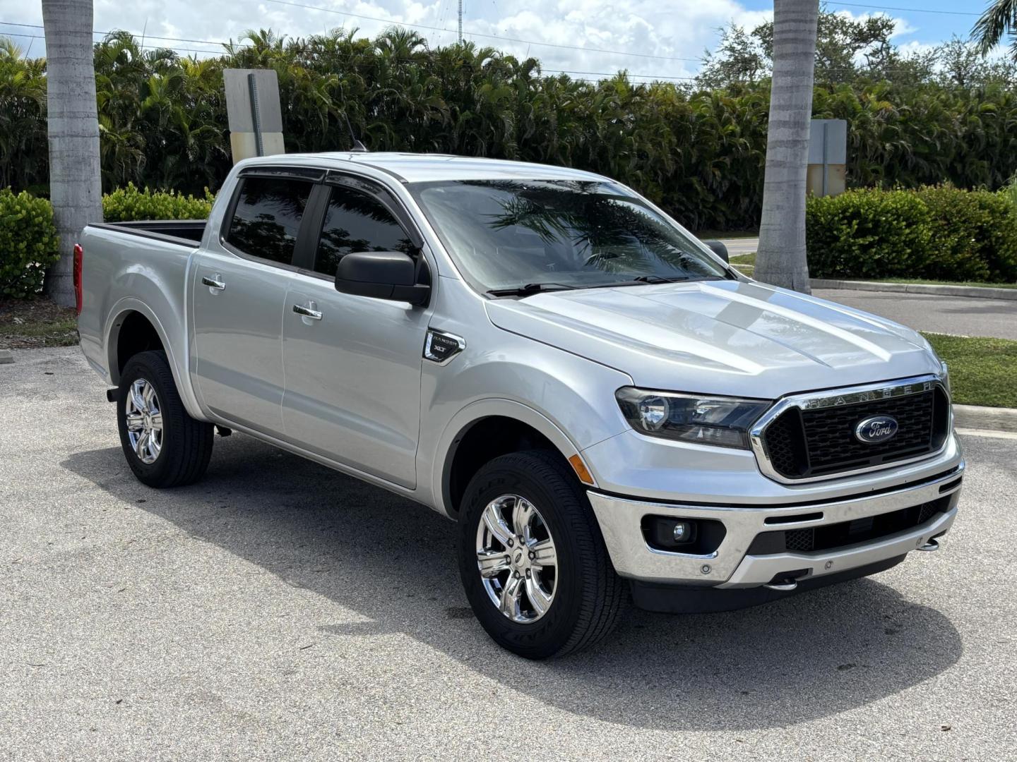 2019 SILVER /CHARCOAL Ford Ranger XLT SuperCrew 2WD (1FTER4EH0KL) with an 2.3L L4 DOHC 16V engine, 10A transmission, located at 11170 Summerlin Square Dr., Fort Myers Beach, FL, 33931, (239) 999-7777, 26.493546, -81.941628 - Carfax 1 Owner - Photo#2