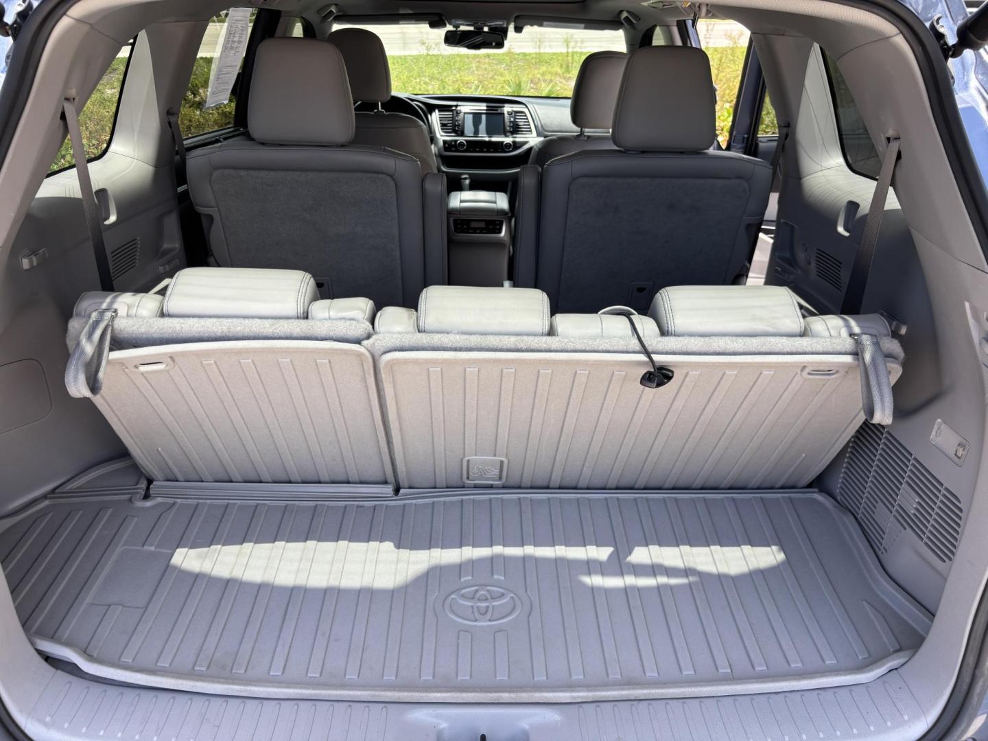 2016 BLUE /TAN Toyota Highlander Limited AWD V6 (5TDDKRFHXGS) with an 3.5L V6 DOHC 24V engine, 6A transmission, located at 11170 Summerlin Square Dr., Fort Myers Beach, FL, 33931, (239) 999-7777, 26.493546, -81.941628 - Carfax No Damage No Accidents 1 Owner 3rd Row Blind Spot Monitoring AWD New Tires Back Up Camera Bluetooth Navigation Lane Detection Warning - Photo#26