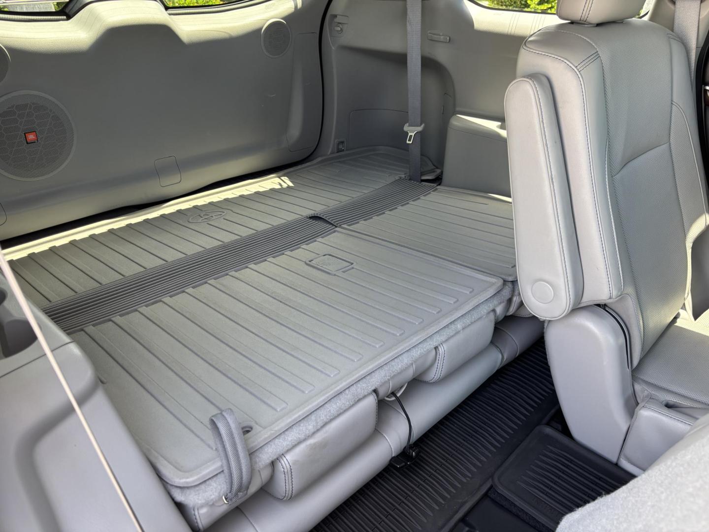 2016 BLUE /TAN Toyota Highlander Limited AWD V6 (5TDDKRFHXGS) with an 3.5L V6 DOHC 24V engine, 6A transmission, located at 11170 Summerlin Square Dr., Fort Myers Beach, FL, 33931, (239) 999-7777, 26.493546, -81.941628 - Carfax No Damage No Accidents 1 Owner 3rd Row Blind Spot Monitoring AWD New Tires Back Up Camera Bluetooth Navigation Lane Detection Warning - Photo#24