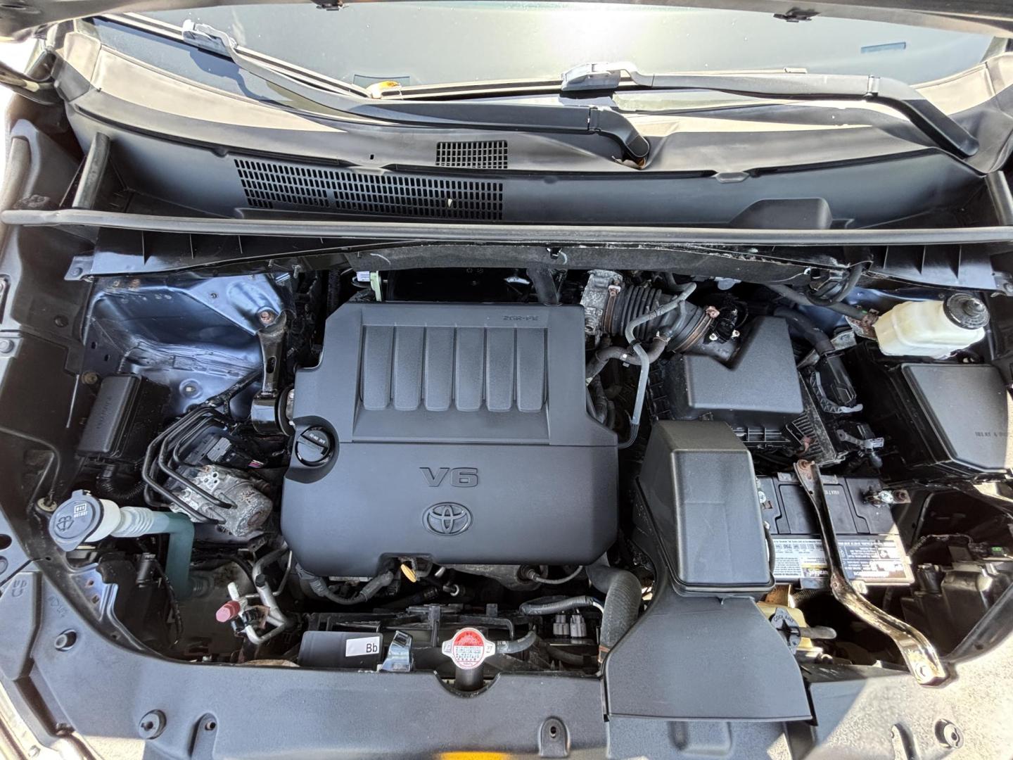 2016 BLUE /TAN Toyota Highlander Limited AWD V6 (5TDDKRFHXGS) with an 3.5L V6 DOHC 24V engine, 6A transmission, located at 11170 Summerlin Square Dr., Fort Myers Beach, FL, 33931, (239) 999-7777, 26.493546, -81.941628 - Carfax No Damage No Accidents 1 Owner 3rd Row Blind Spot Monitoring AWD New Tires Back Up Camera Bluetooth Navigation Lane Detection Warning - Photo#46