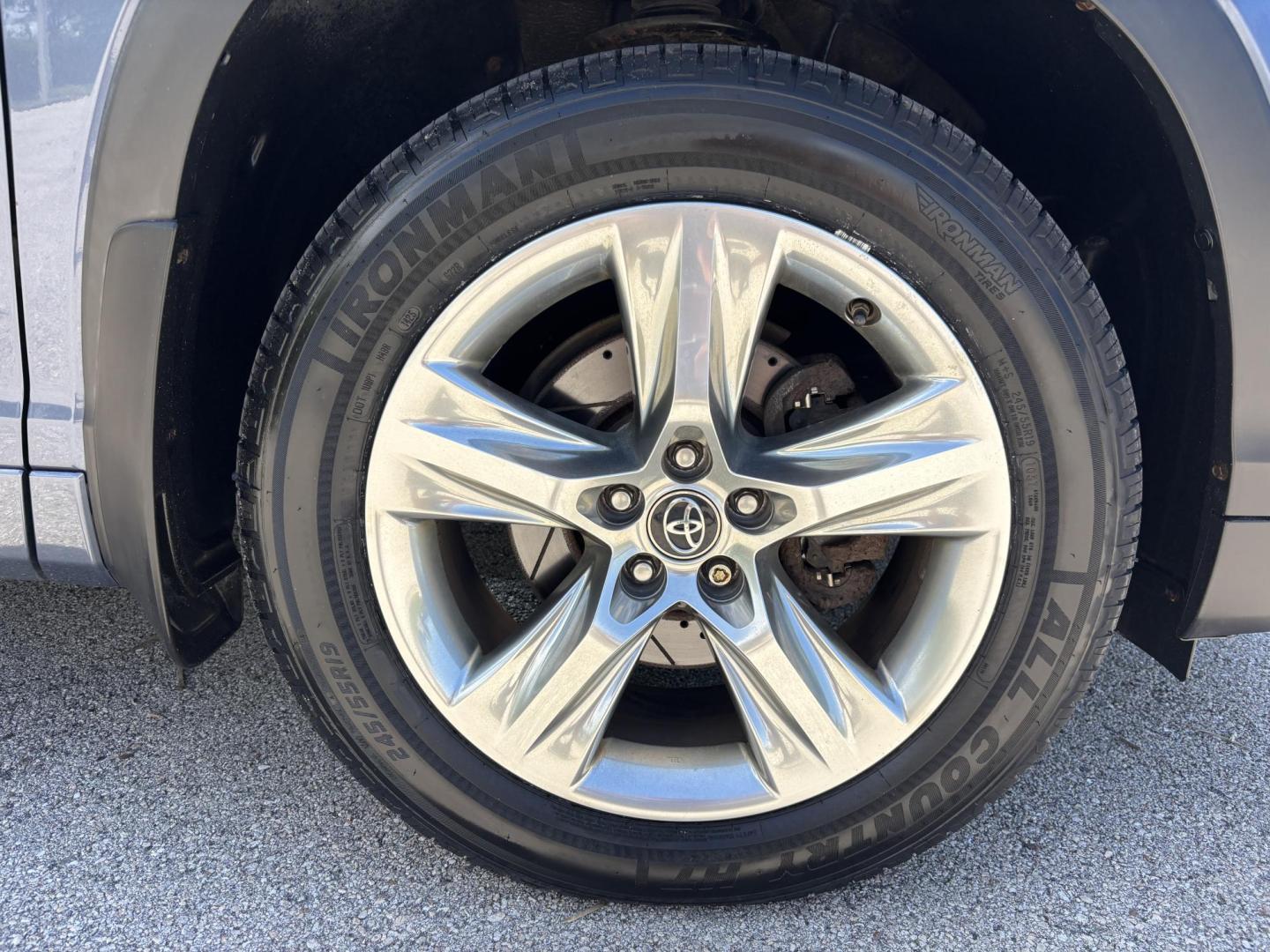 2016 BLUE /TAN Toyota Highlander Limited AWD V6 (5TDDKRFHXGS) with an 3.5L V6 DOHC 24V engine, 6A transmission, located at 11170 Summerlin Square Dr., Fort Myers Beach, FL, 33931, (239) 999-7777, 26.493546, -81.941628 - Carfax No Damage No Accidents 1 Owner 3rd Row Blind Spot Monitoring AWD New Tires Back Up Camera Bluetooth Navigation Lane Detection Warning - Photo#50