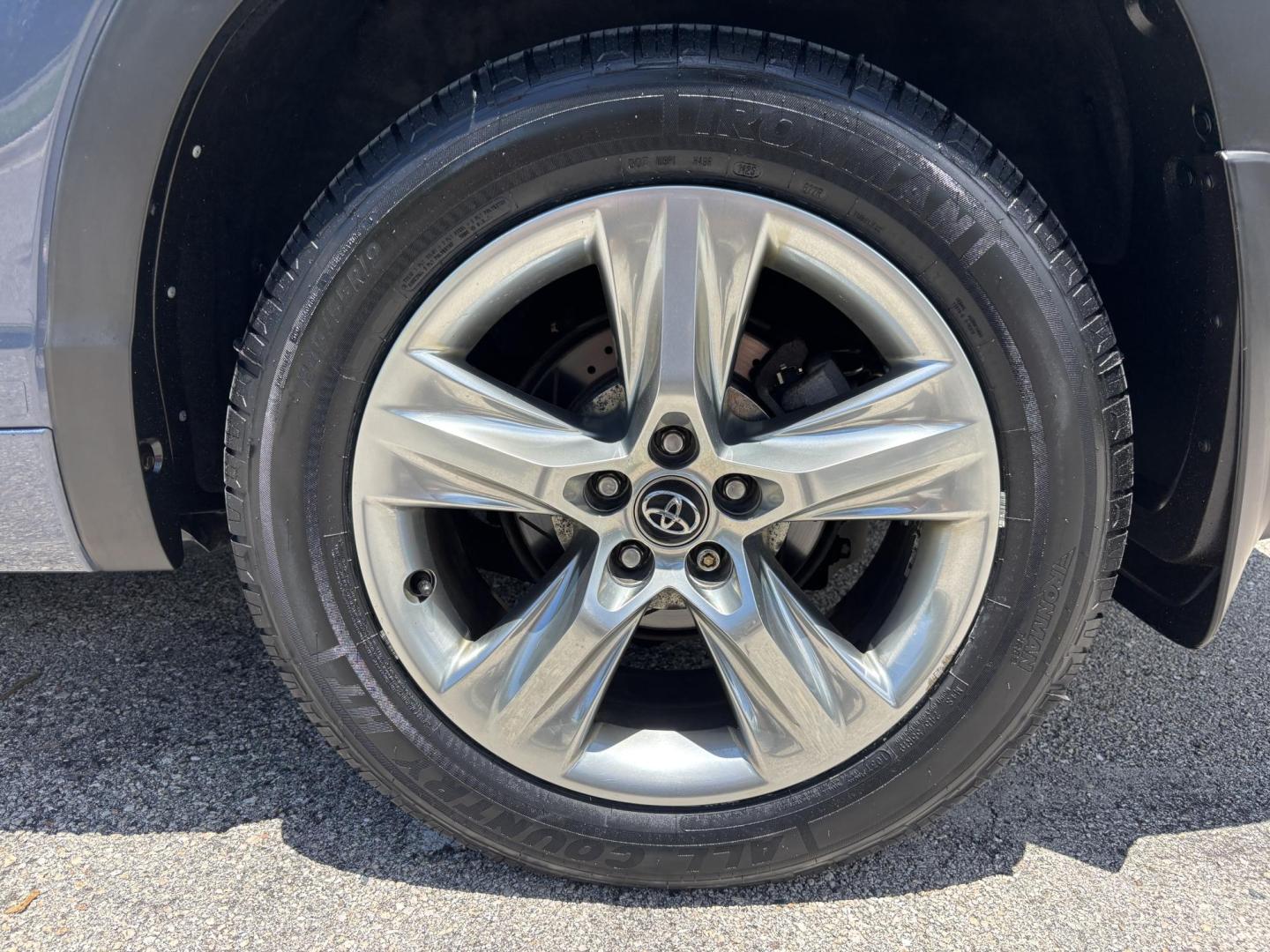 2016 BLUE /TAN Toyota Highlander Limited AWD V6 (5TDDKRFHXGS) with an 3.5L V6 DOHC 24V engine, 6A transmission, located at 11170 Summerlin Square Dr., Fort Myers Beach, FL, 33931, (239) 999-7777, 26.493546, -81.941628 - Carfax No Damage No Accidents 1 Owner 3rd Row Blind Spot Monitoring AWD New Tires Back Up Camera Bluetooth Navigation Lane Detection Warning - Photo#52