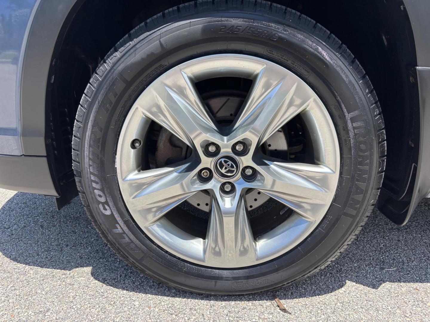 2016 BLUE /TAN Toyota Highlander Limited AWD V6 (5TDDKRFHXGS) with an 3.5L V6 DOHC 24V engine, 6A transmission, located at 11170 Summerlin Square Dr., Fort Myers Beach, FL, 33931, (239) 999-7777, 26.493546, -81.941628 - Carfax No Damage No Accidents 1 Owner 3rd Row Blind Spot Monitoring AWD New Tires Back Up Camera Bluetooth Navigation Lane Detection Warning - Photo#53