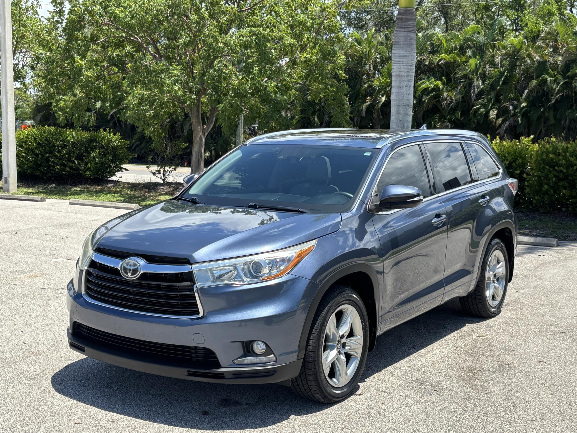 photo of 2016 Toyota Highlander Limited AWD V6